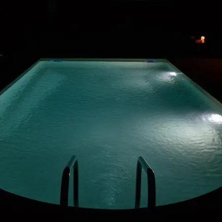 Evmorfes Villa *