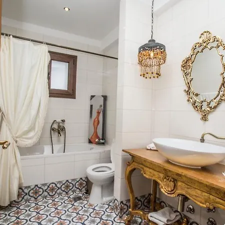 Evmorfes Villa Polígirosz